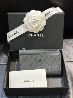 【EZ兔購】正品 CHANEL 經典 Zipcoin 香奈兒 雙C LOGO 菱格紋 拉鍊 卡片 零錢包 皮夾 現貨 全配