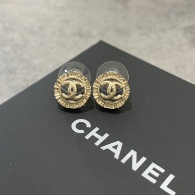 Chanel 耳環 圓形LOGO耳環《精品女王全新&amp;二手》