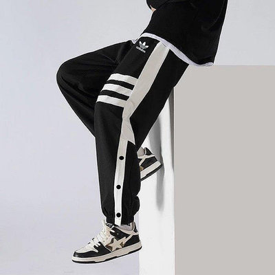 【潮牌運動館】Adidas阿迪達斯拼色排扣褲三道杠潮流衛褲 \n選用2