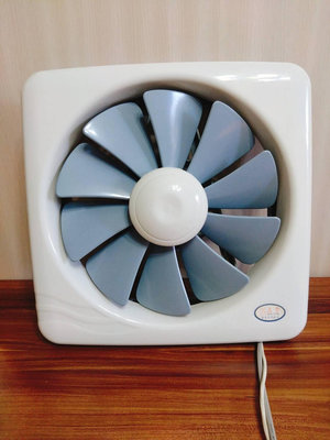 【二手家具】排風扇 抽風機 抽風扇 通風扇 換氣扇 吸排風扇