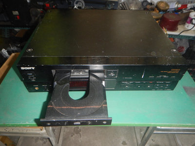 \[三豐賣場]一台重量級的SONY  CD播放機故障機