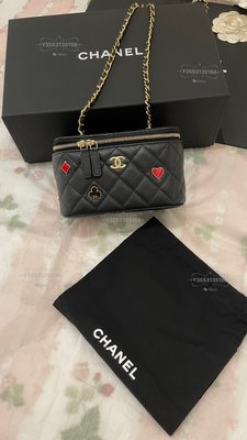 時尚萬歲 Chanel 摩洛哥系列 琺瑯撲克牌圖案黑色荔枝皮長盒子包 附鏡子化妝包