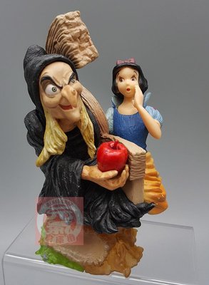 【絕版品】超過19年的美品 迪士尼 白雪公主系列 稀有場景 盒玩 食玩 公仔 西洋棋 組立式- 巫婆騙公主吃蘋果
