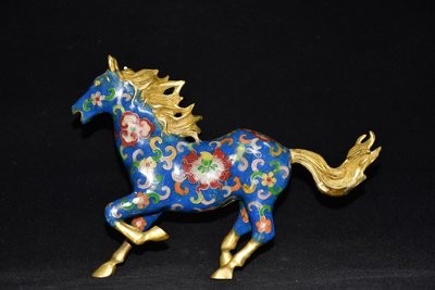 特賣-早期收藏 純銅景泰藍掐絲奔馬擺件 做工精細 品相如圖 尺寸長23厘米 寬4.5厘米 高17厘米 重1