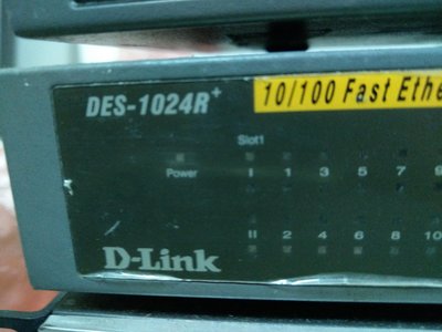 174（3C）D-Link DES-1024R+ Switch 交換器 功能正常 路由器 分享器 網管 品相如圖（）