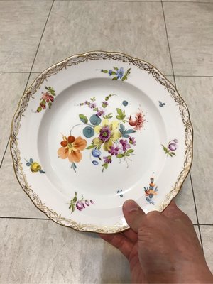 meissen 麥森 描金 水果盤 點心盤 19二級品 愛買家族 花卉系列 百年老件 收藏首重是否有藝術欣賞價值 其次是品相完整。當然如果是完美品最好（18-7