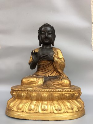 銅鎏金釋迦牟尼佛像，重10.5公斤，140080R