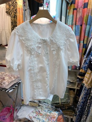 韓國 蕾絲 襯衫 美背 肩膀 鏤空 前短 後長 T shirt 短袖 T 造型 白T 露背 微性感 涼快 特價 現貨