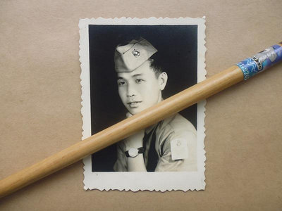 文獻史料館*老照片=民國54年海軍陸戰隊軍人戴船型帽.有臂章老照片(k367-15)