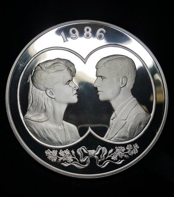 【精品廉售/銀幣】福克蘭群島 1986年紀念戴安娜王妃皇室婚禮25英磅精制紀念銀幣/重達150g/附原裝盒