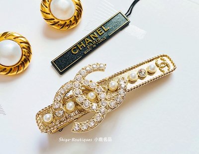 CHANEL  專櫃 真品 2022 春夏系列 雕刻面 鑲嵌珍珠與水鑽 雙C水鑽 髮夾【全新16800含運費】