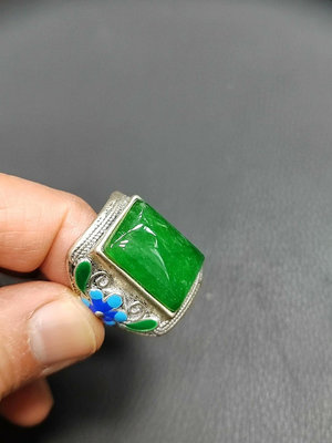 【二手】緬甸翡翠玉石雕刻的戒指一枚， 舊貨 古董 收藏 【尋秦記】-5931