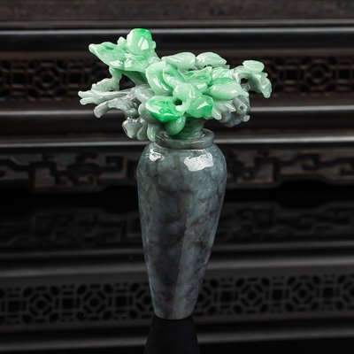 精雕 飄綠 俏色巧雕 花瓶 擺件 75.92g 正品天然A貨緬甸翡翠玉石
