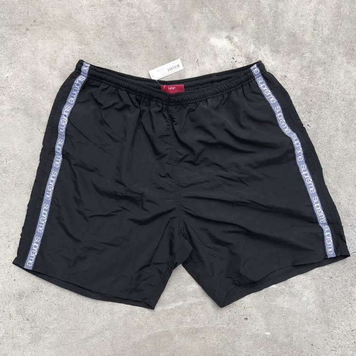 ☆LimeLight☆ Supreme Tonal Taping Water Short 海灘褲 目錄隱藏款 黑 | Yahoo奇摩拍賣