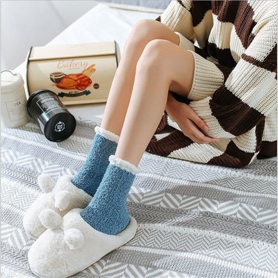 【熱賣精選】秋冬款純色麻花珊瑚絨睡眠襪子加厚中筒居家襪簡約地板襪子女