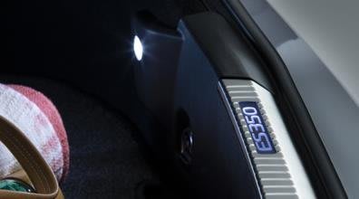 車庫小舖 LEXUS ES350 北美原廠 後車箱 迎賓門檻含輔助照明燈
