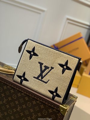 二手Louis Vuitton LV 盥洗袋 M80352 刺繡包