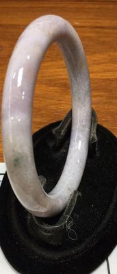 天然罕見稀有圓骨紫羅珊瑚玉手鐲，18.7圍，18-18.8圍皆可配戴，特價7000元含運費，誠可議價