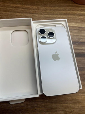 ️拆封全新品️🔥電池100%🔥🍎 Apple iPhone 15Promax 256G🍎白色