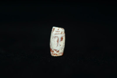 千年鑲蝕珠，二期蝕花珠，鑲蝕紅玉髓，少見圖案，灰皮沁，5.53879