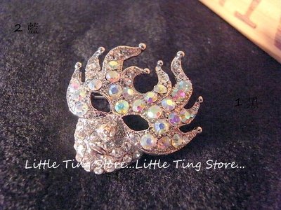 Little Ting Store:BLING 型男水鑽墜飾奢華 威尼斯面具別針胸針/襯衫西裝領口夾