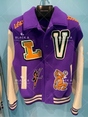 【BLACK A】LV 22FW男裝限量超重工 徽章刺繡貼布拼小牛皮袖棒球外套 紫色 價格私訊