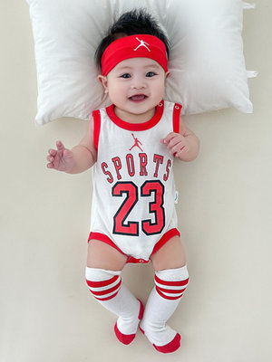 嬰兒球服連體衣夏滿月拍照哈衣籃球服背心包屁衣寶寶百天紅色衣服
