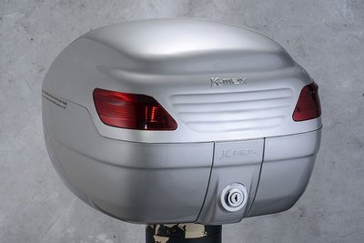 【Shich上大莊  安全帽】K-MAX K1 機車行李箱（無燈型) 30公升 機車後行李箱/ 銀色