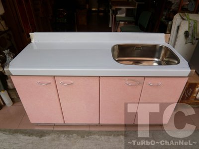 流理台【144公分洗台-右水槽】台面&amp;櫃體不鏽鋼 粉紅線條門板 最新款流理臺