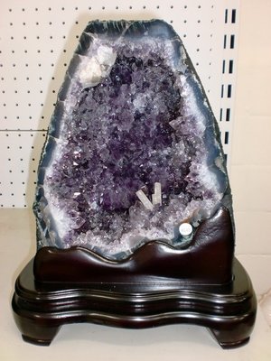 ♪♫♥采彤水晶♥♫♪ 【天然巴西AA紫水晶洞10.05公斤】共生石(磁場特強)♥送木座