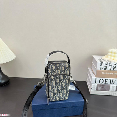 【二手包包】禮盒Dior手機包 迪奧可手提可斜挎尺寸10.17cm NO99438