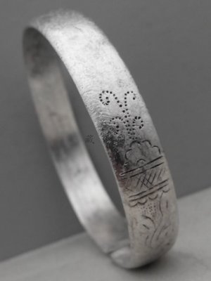 藏寶閣 （老銀飾品）古樸滄桑之美老銀鐲子磨損多些特價處理 Cchg4735