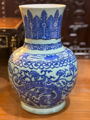 清代中期 豆青釉 龍紋 大花瓶 開門正老件。
