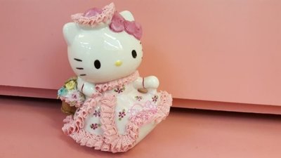 ♥小公主日本精品♥HelloKitty45週年手工全陶瓷擺飾