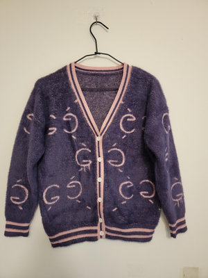 二手八成新有雙G字母紫色珊瑚絨毛衣外套--M號--非gucci