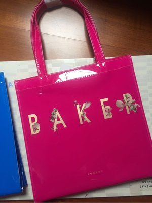 特惠價格）英倫時尚 Ted Baker London 2018新款惹眼桃紅字母花卉印花手提袋 購物袋 托特包(小款)  現貨