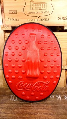 Coca Cola可口可樂曲線瓶立體壓紋造型後背包：可口可樂  限量 絕版 收藏 後背包 品牌 曲線瓶 原廠 正牌