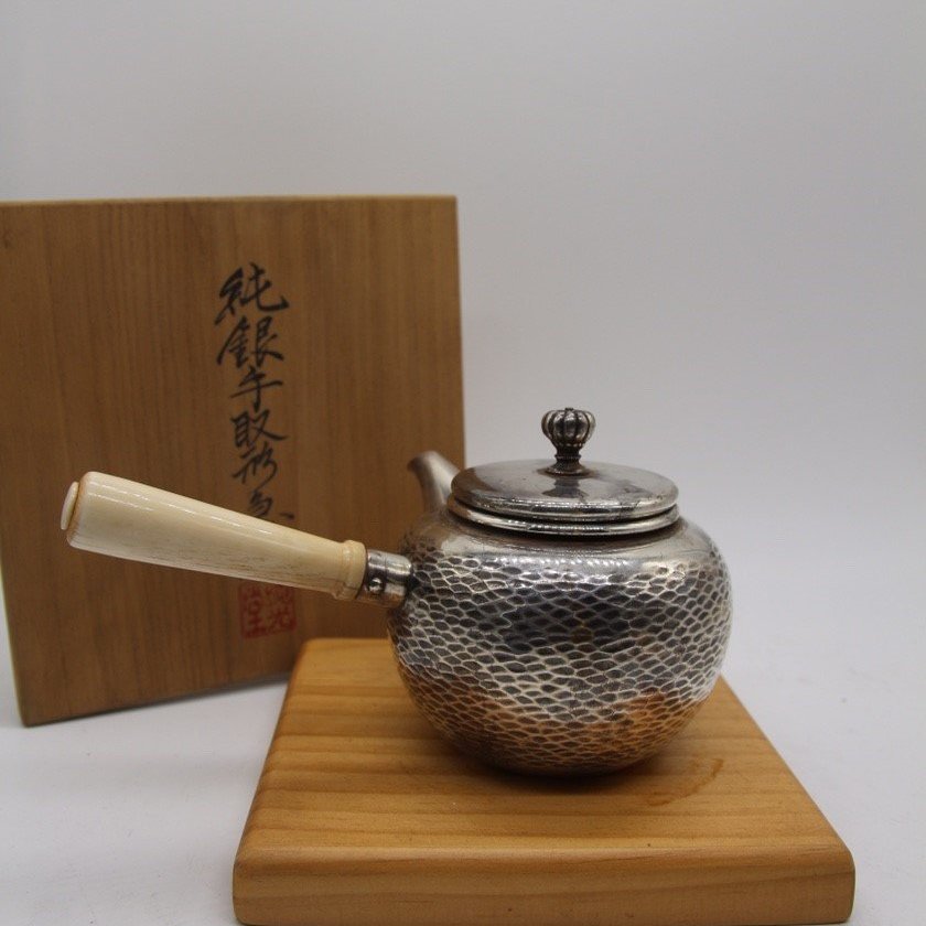 『 已售出』日本老銀壺純光堂造側把銀壺/泡茶壺0.3L 特殊把/箱款/底 