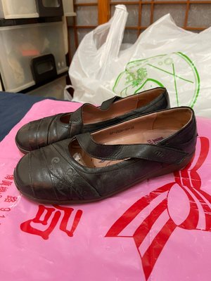 「 二手鞋 」 DR.KAO 女版皮革休閒鞋 38號（黑）66