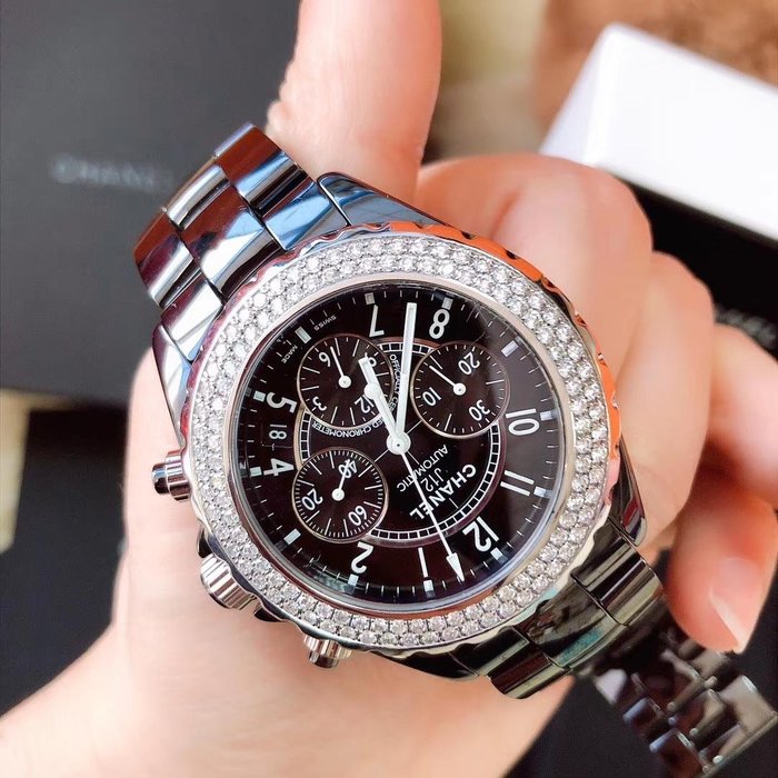CHANEL メンズ腕時計 J12 41ミリ ラージダイヤモンドベゼル - アクセサリー