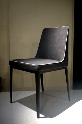 HODERN B&B MAXALTO - 北歐風黑鐵+亞麻編織布面餐椅，椅架鋼骨一體成型，絕佳的設計造型&優異的人體工學