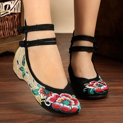 繡花鞋民族風老北京布鞋坡跟廣場舞女平底鞋