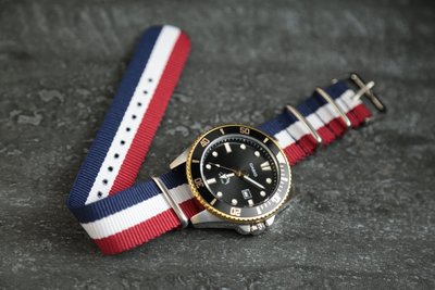艾曼達精品~22mm Nylon Watch Strap 尼龍NATO zulu G10四環軍用錶帶(紅藍白)fran