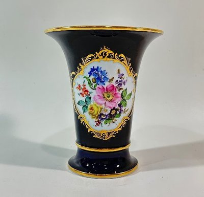 【湛瓷Meissen】德國麥森Meissen花卉鈷藍釉帶金邊喇叭形花瓶