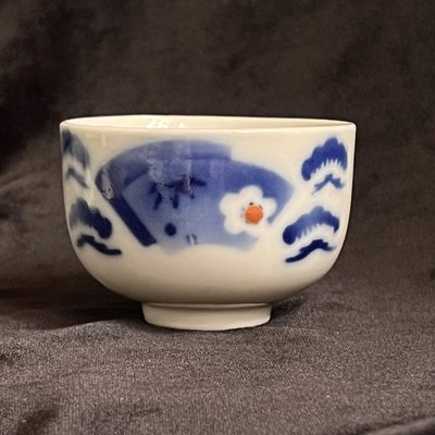 台灣早期老碗盤 — 杯(#18) 手繪 梅花扇圖 茶杯