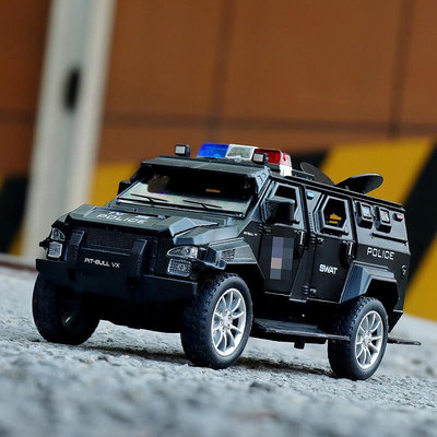 124合金防爆車模型美式軍車警車回力聲光裝甲車越野車大腳車玩具