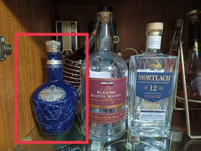 空酒瓶 ROYAL SALUTE 皇家禮炮21年 蘇格蘭威士忌 700ml 藍色 酒瓶 陶瓷空瓶 陶瓷瓶 裝飾擺設收藏