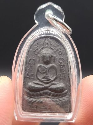 泰國九大聖僧之一 龍普肅(龍普suk) 佛曆2460年於Wat Wihan Thong與龍婆朵共同加持的Sema佛祖，