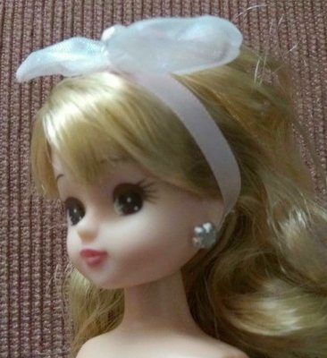 莉卡娃娃可戴的耳環