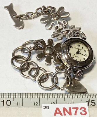 【週日21:00】29~AN73~早期BETHOVEN全不鏽鋼不退色不過敏花型手錶(行走正常)。如圖